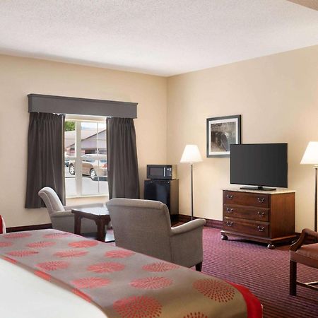 Ramada By Wyndham Pigeon Forge North Hotel Ngoại thất bức ảnh