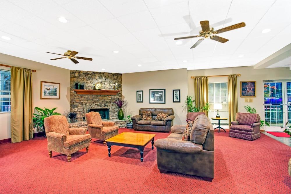 Ramada By Wyndham Pigeon Forge North Hotel Ngoại thất bức ảnh
