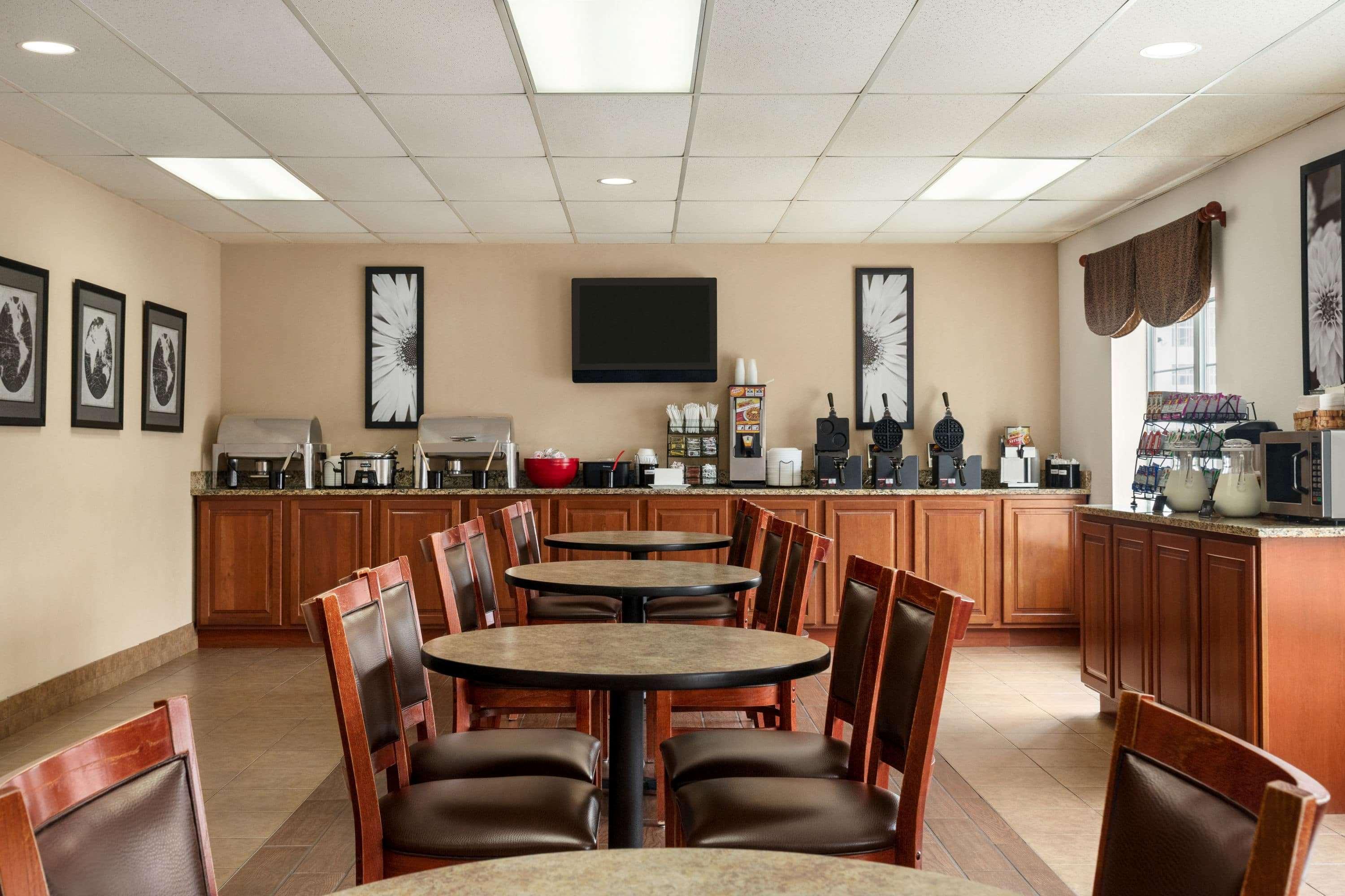 Ramada By Wyndham Pigeon Forge North Hotel Ngoại thất bức ảnh