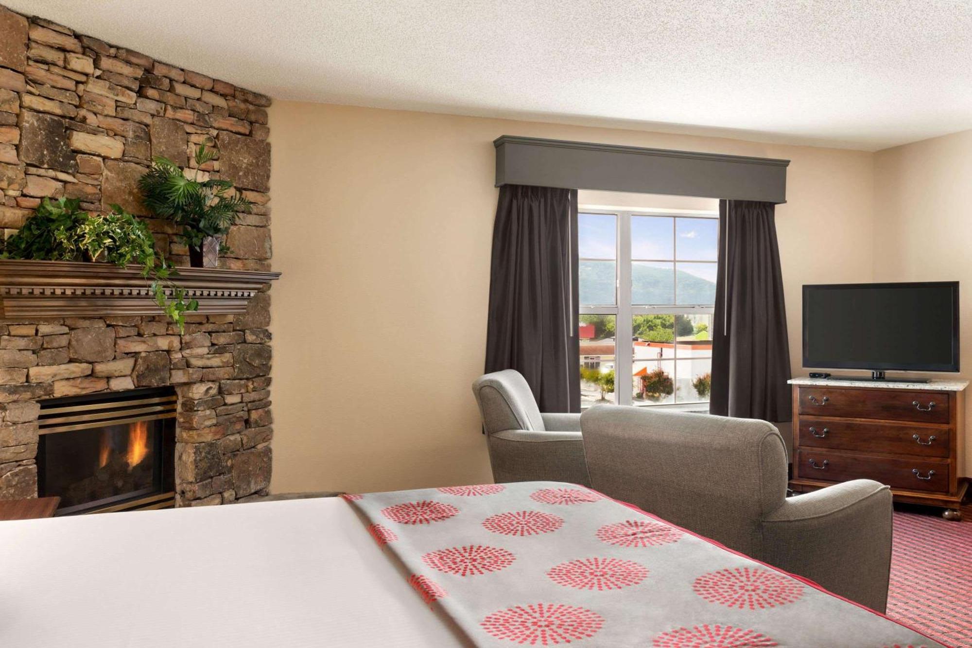 Ramada By Wyndham Pigeon Forge North Hotel Ngoại thất bức ảnh