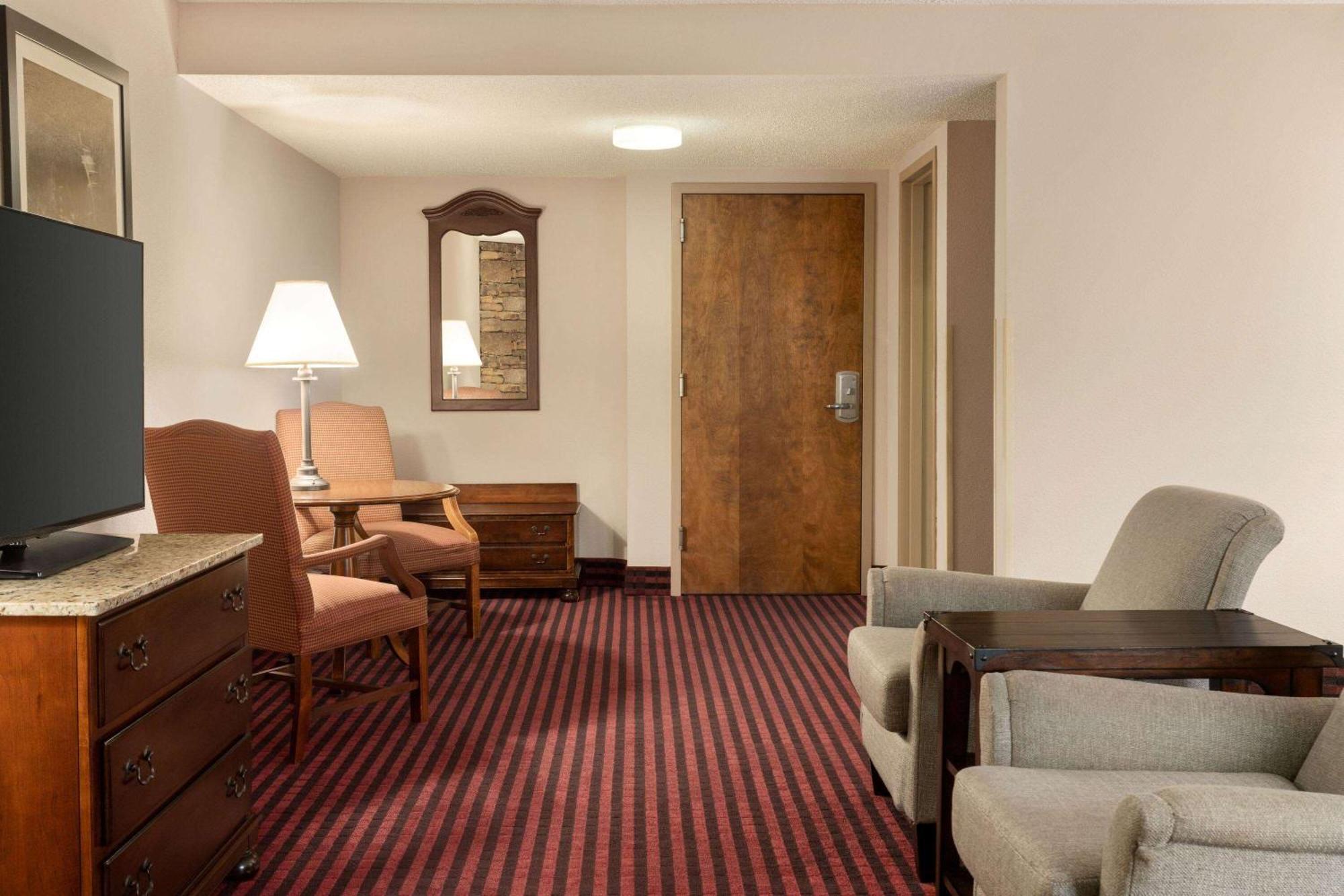 Ramada By Wyndham Pigeon Forge North Hotel Ngoại thất bức ảnh