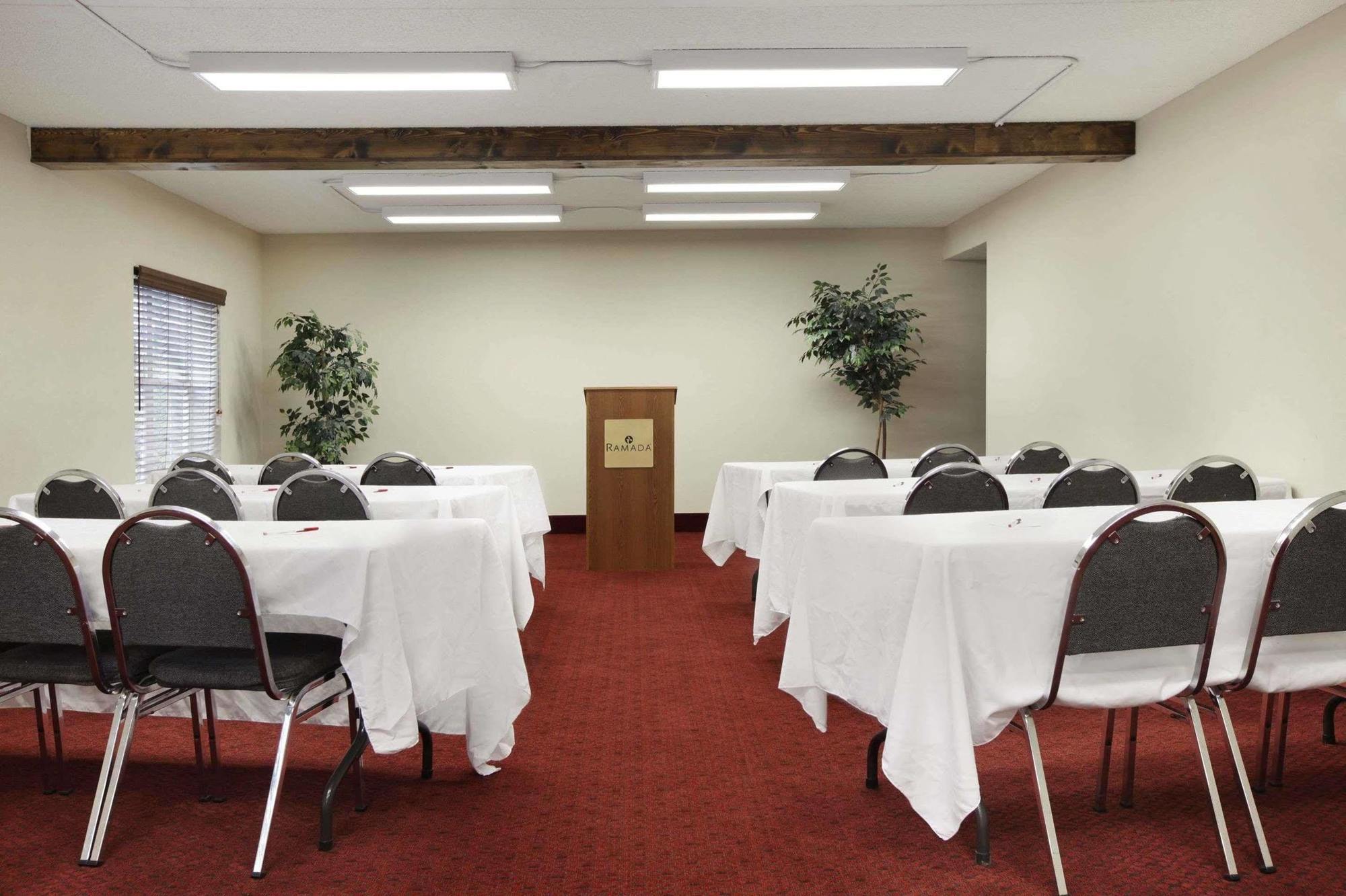 Ramada By Wyndham Pigeon Forge North Hotel Ngoại thất bức ảnh